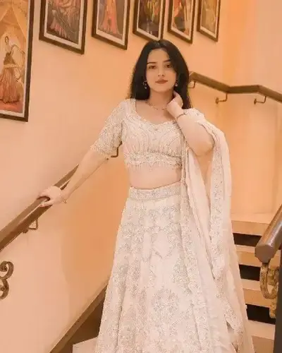 Escort Kinwat